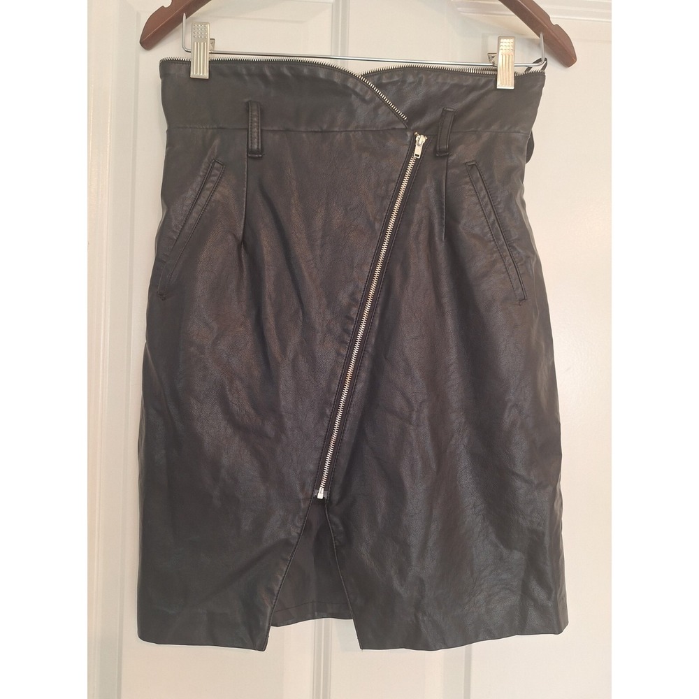 Romeo&Juliet Couture Black faux leather with pockets‎ size S